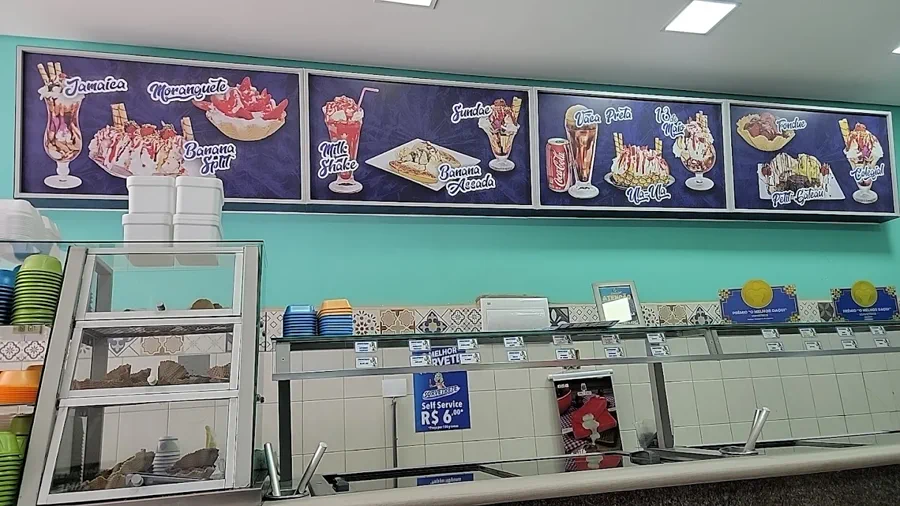 Interior da sorveteria Sorvetreze